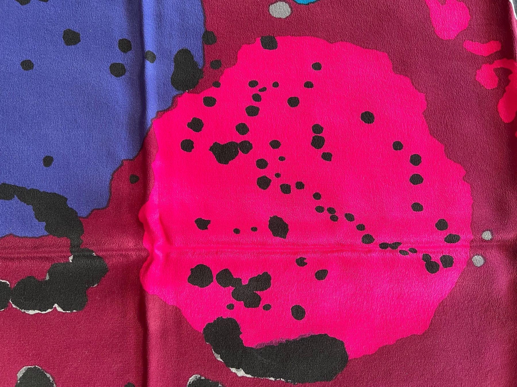 Foulard & Sciarpe: Seidenfoulard – Usato da Biel-Benken BL venduto da efd4105 2