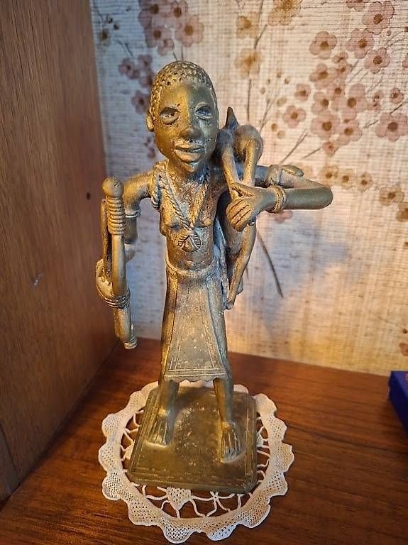 Statuette: Statuette africaine en laiton – Usato da Lausanne venduto da Jymyby