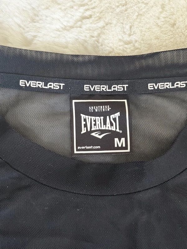 Everlast T-shirt: T-shirt Everlast noir – Usato da Bernex venduto da claraaaa4 2