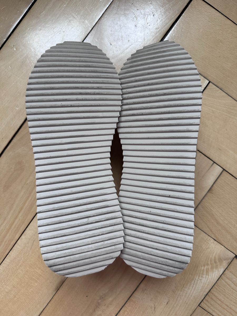 DKNY Scarpe da donna: DKNY Silver Espadrille Platform Sandals - EU size 40.5 – Nuovo (secondo la descrizione) da Zürich venduto da ben_sx7k 2
