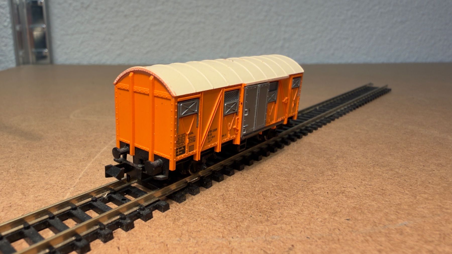 Fleischmann Modellini di ferrovie: Fleischmann Güterwagen Spur N – Usato da Schlieren venduto da rat_lq6b 5