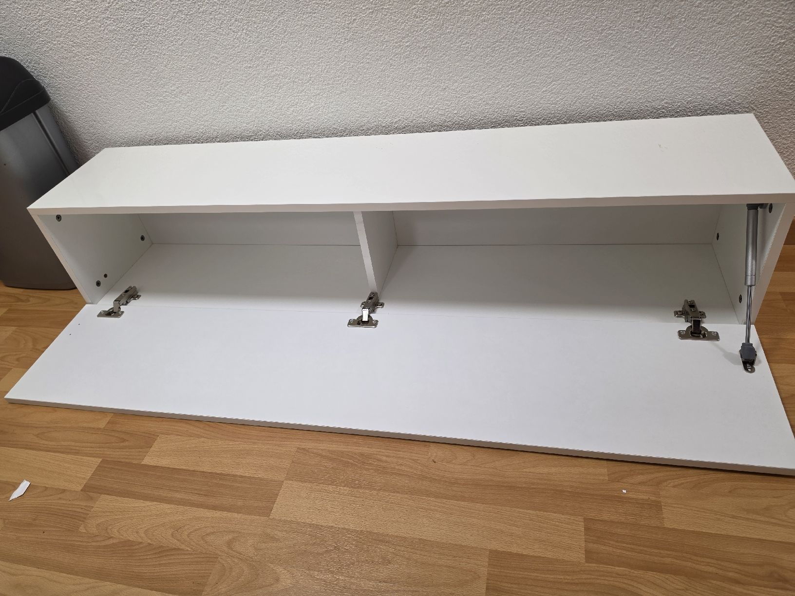 Étagères: Schwebe-Möbel in Weiss – D'occasion à Schliern b. Köniz par Jemy94 1