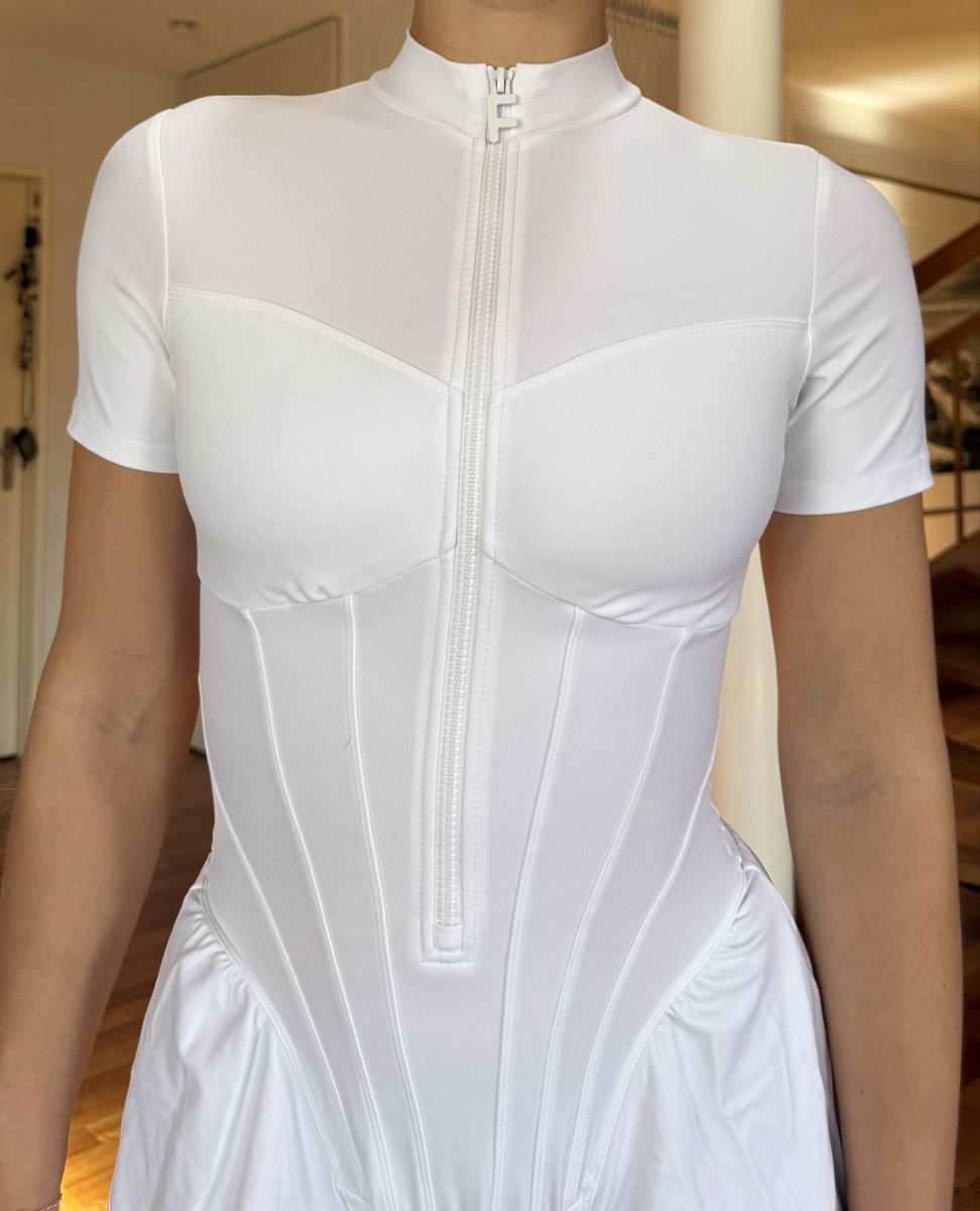 Tute: White Sport Jumpsuit - Size S – Nuovo (secondo la descrizione) da Zürich venduto da eli_t8nw 1