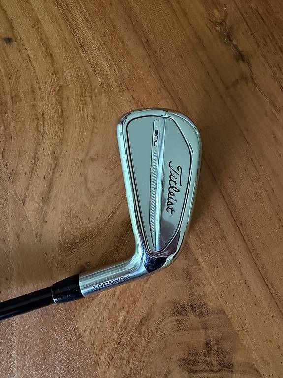 Mazze & Set: Titleist T200 Eisen Set – Usato da Tägerwilen venduto da pau_7kwt 2
