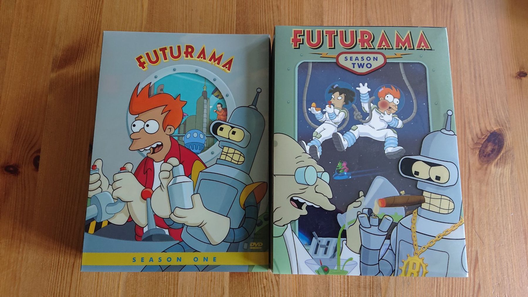 Tutti i DVDs: FUTURAMA Staffel 1 bis 4 auf DVD – Usato da Wilderswil venduto da Exebub 1