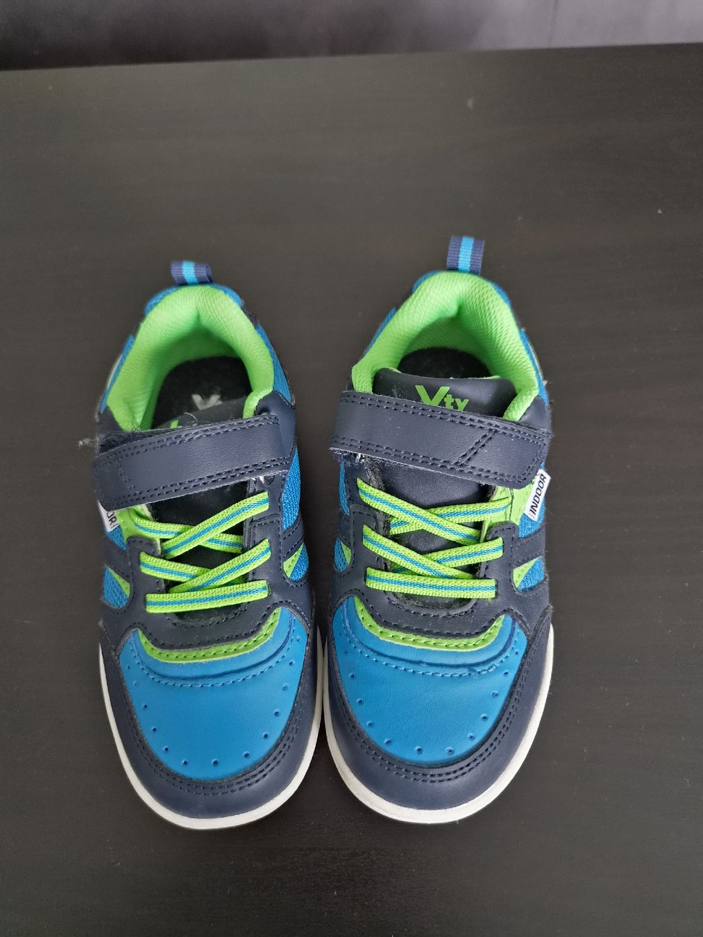 Scarpe per ragazzi: Turnschuhe Gr 28 – Nuovo (secondo la descrizione) da Zürich venduto da mel_mzx6