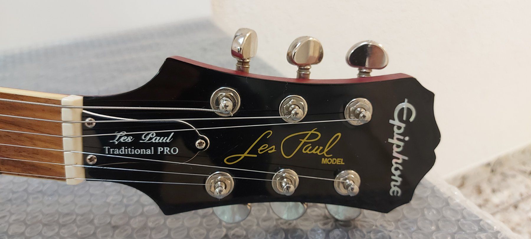 Epiphone Strumenti musicali: Epiphone Les Paul Traditional PRO E-Gitarre Sunburst – Usato da Glattbrugg venduto da Swissmusik 1