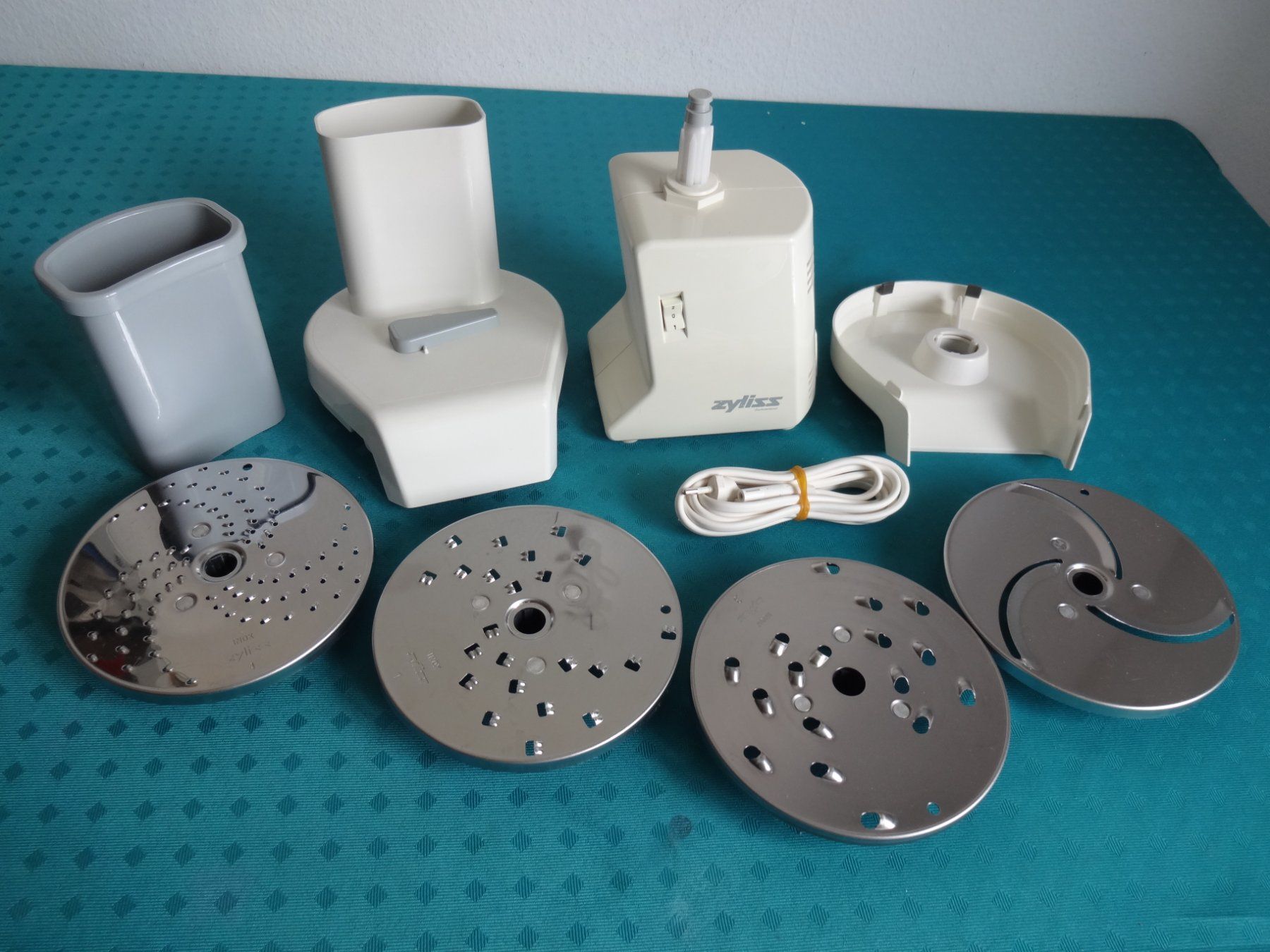 Zyliss Elettrodomestici da cucina: *Zyliss Elektroraffel* mit  4-Scheiben – Usato da Frauenfeld venduto da rey06 1