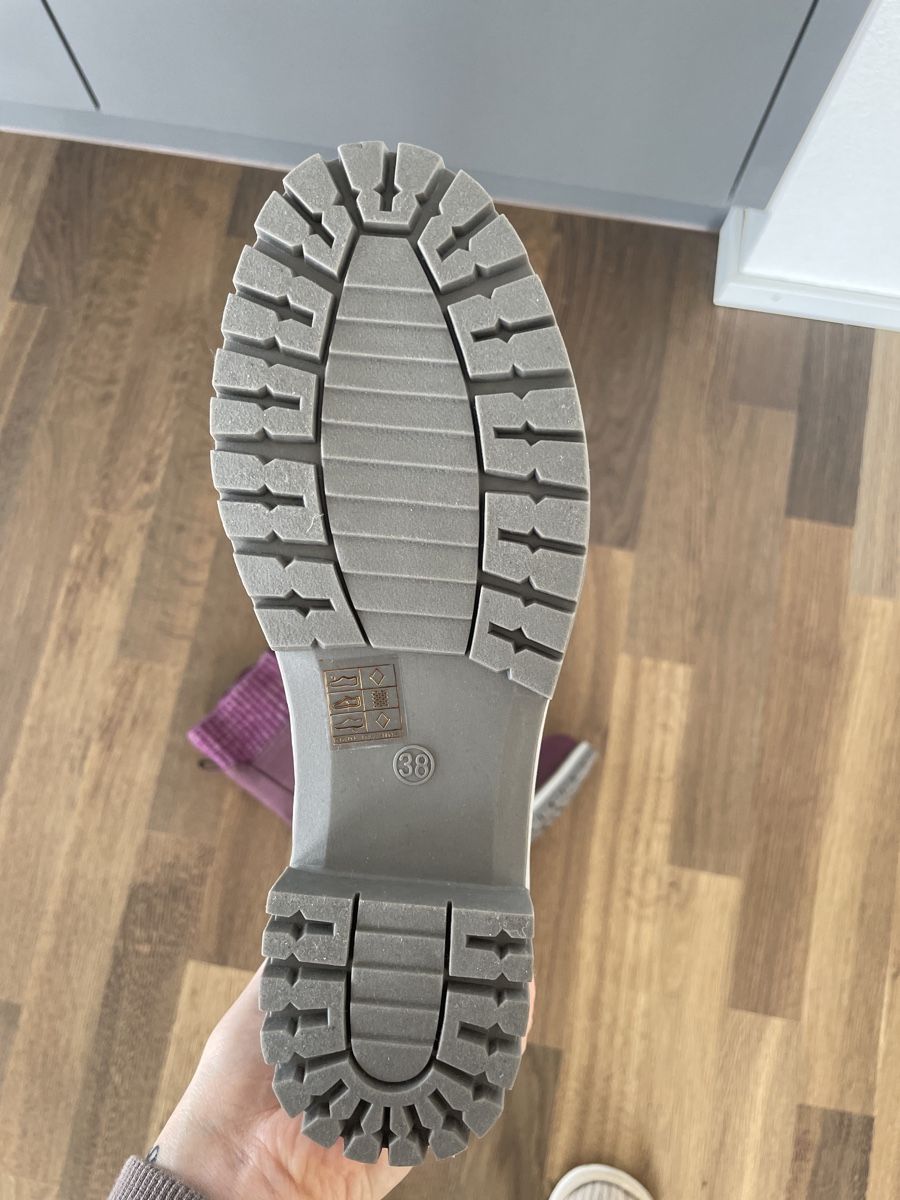 Scarpe da donna: Winterstiefel (ungetragen, neu) – Nuovo e nell'imballaggio originale da Spreitenbach venduto da dyyyl 4