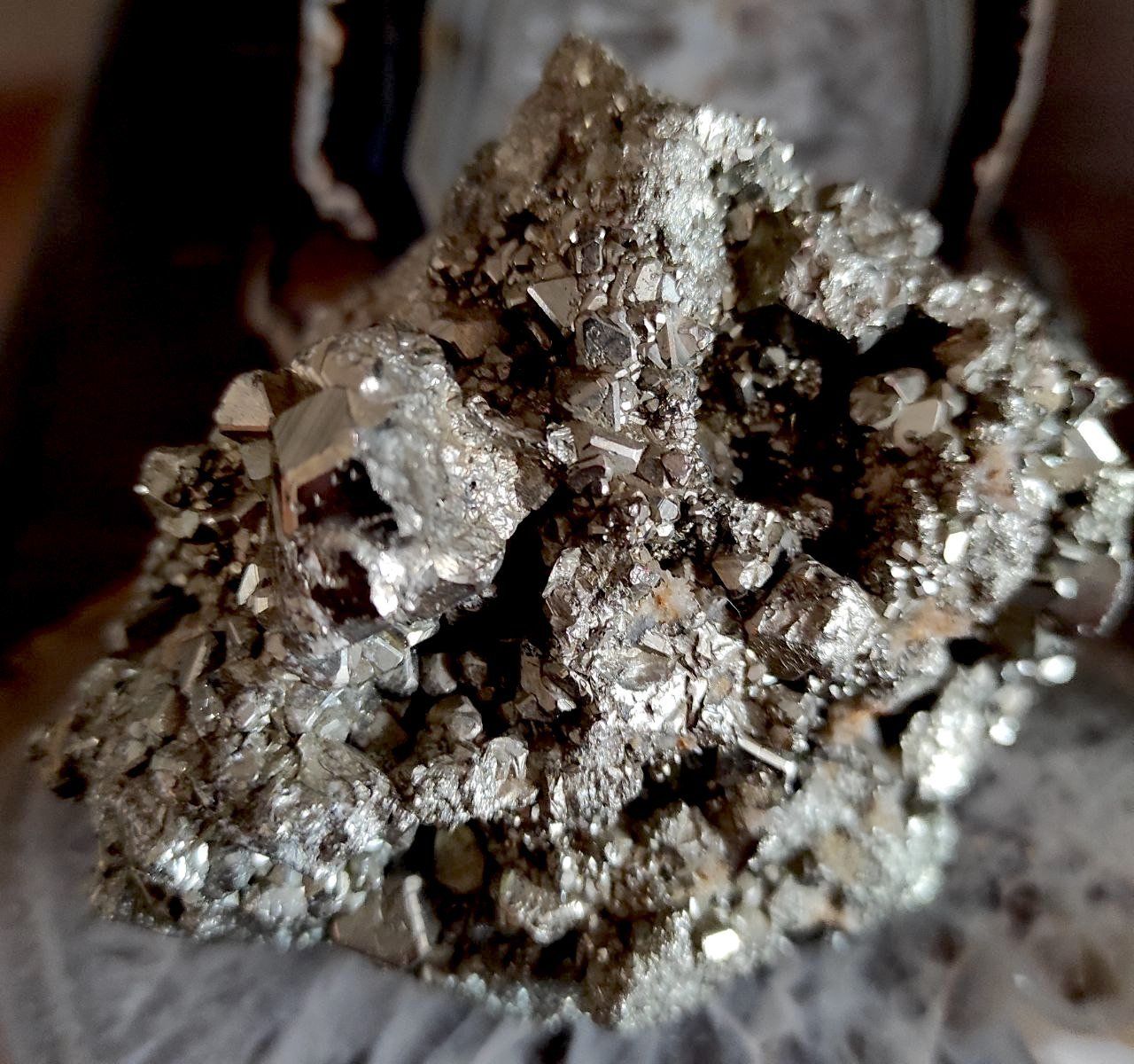 Mineralien & Heilsteine: GOLDENER PYRITSTEIN, GROSS, ECHT,  980 G. – Neu (gemäss Beschreibung) aus Weiningen ZH von actera 3