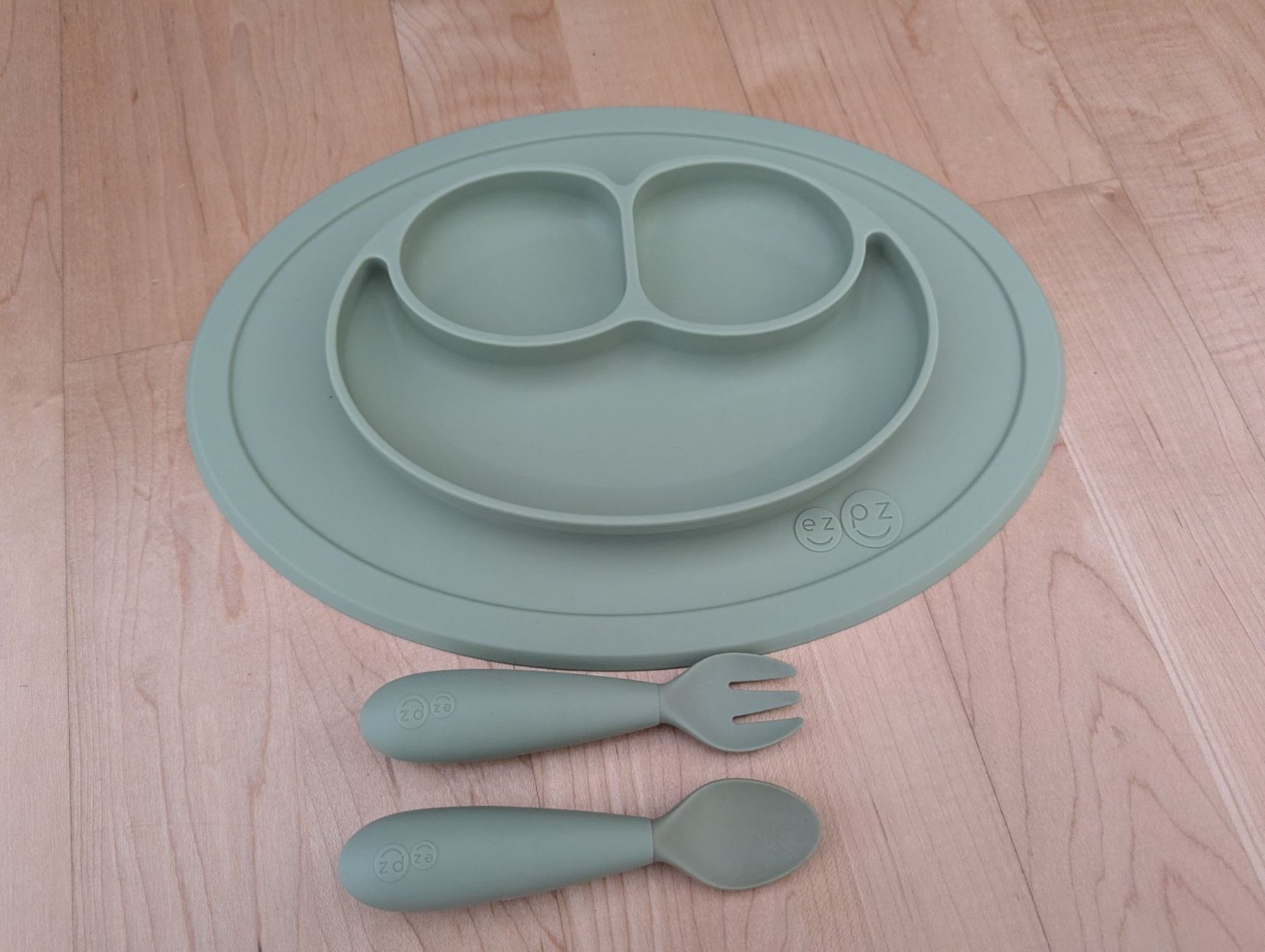 Geschirrsets: ezpz Mini Lernset sage - Geschirrset – Gebraucht aus Uster von petches 1
