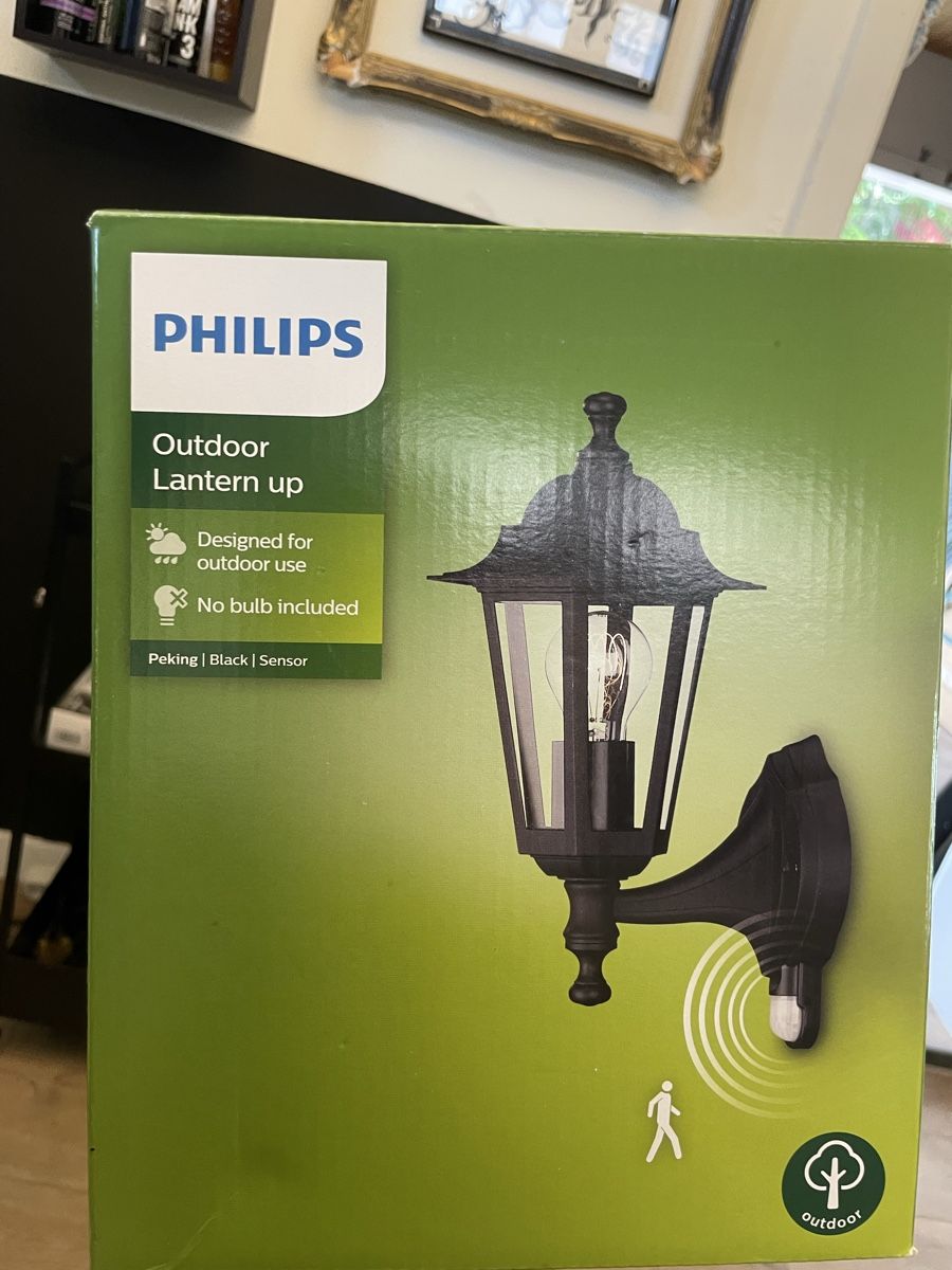 Philips Lampen:  Aussenleuchte schwarz mit Sensor neu – Neu und originalverpackt aus Walchwil von fluulu 1
