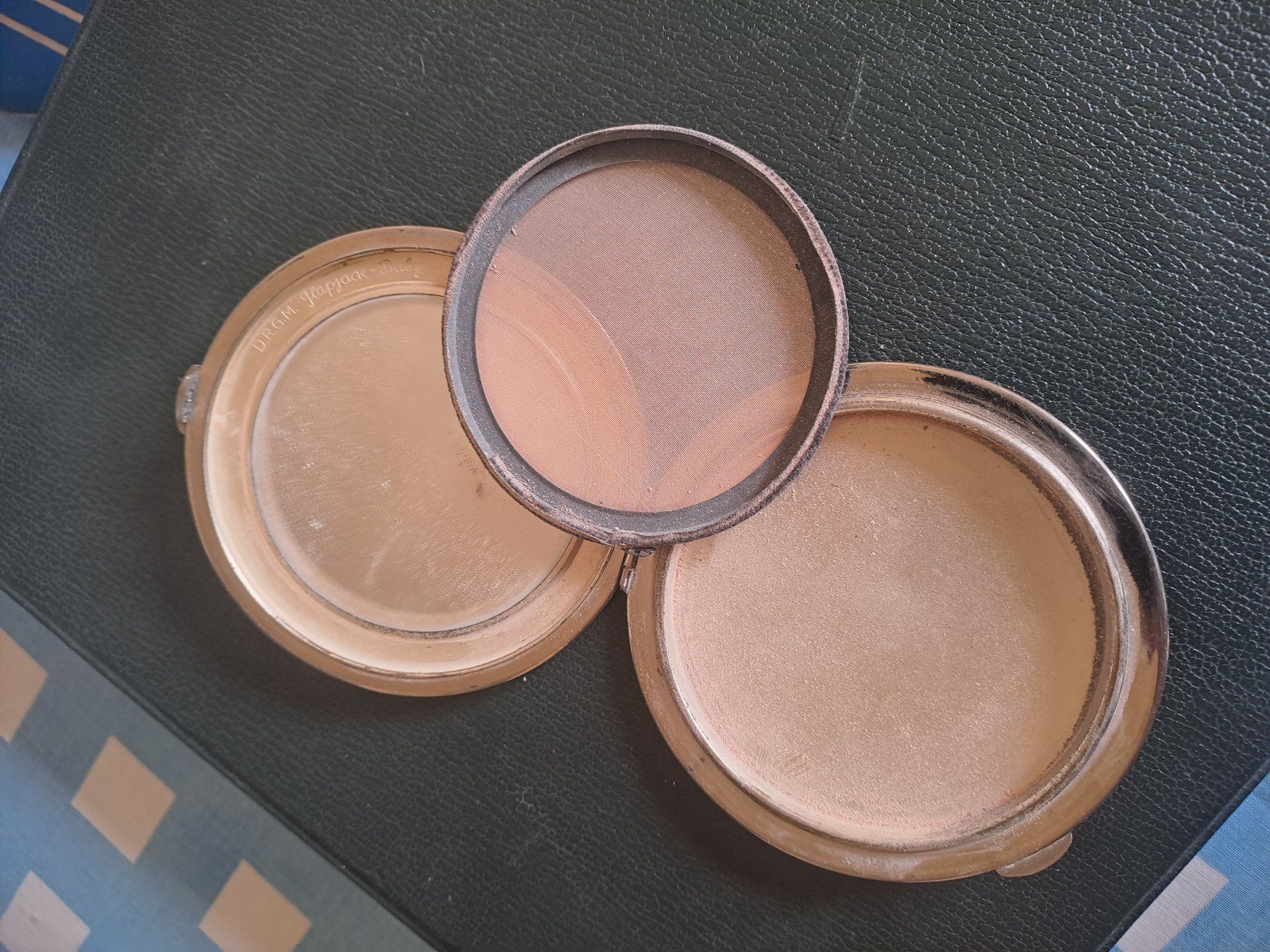 Artdeco Make-up: POUDRIER ART DECO ANNEE 30' D.R.G.M – Usato da LAUSANNE venduto da KWEW 3