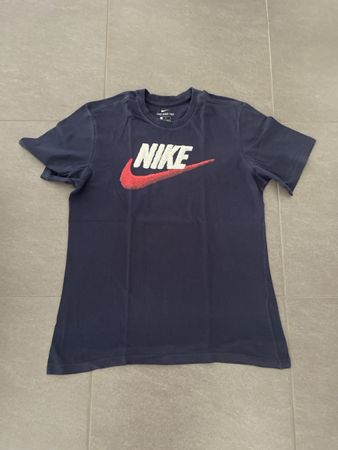Nike T-shirt