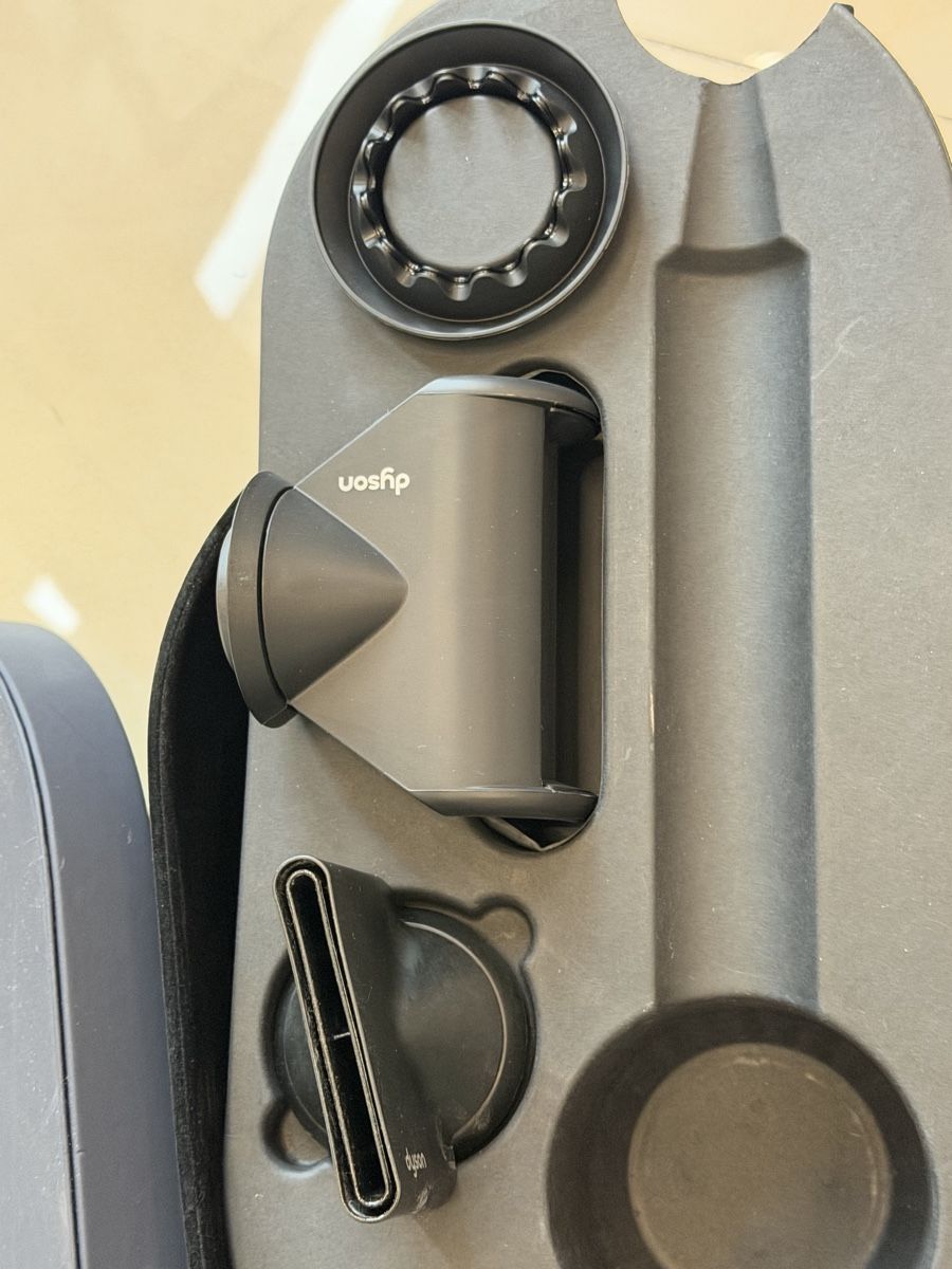 Topcase: Dyson. Box und afsätze neu – Nuovo e nell'imballaggio originale da Zürich venduto da annamontana 1