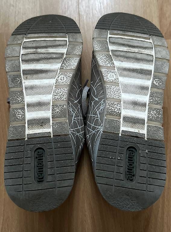 Scarpe da donna: Damen Sneakers  – Usato da Walchwil venduto da lau_xp6r 2