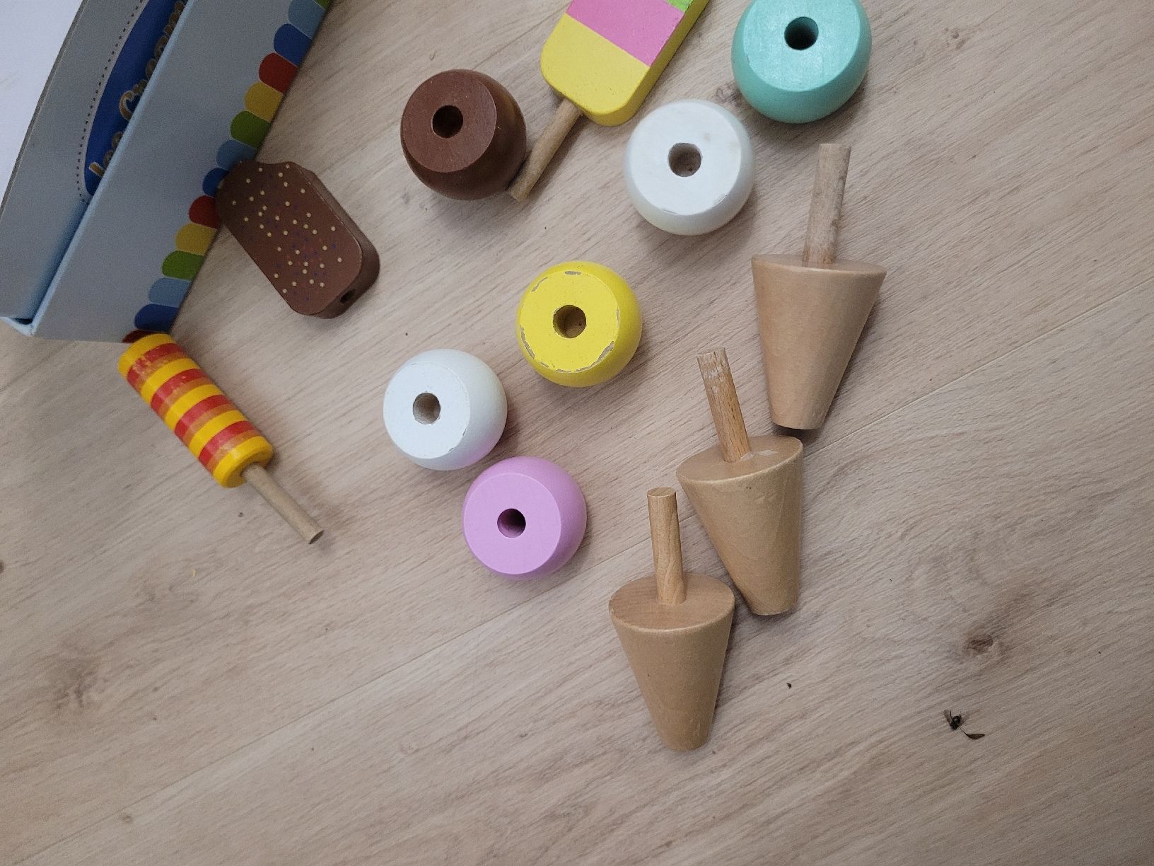 Spielzeuge: Glace Stand – Gebraucht aus Lupsingen von sta_wgg5 3