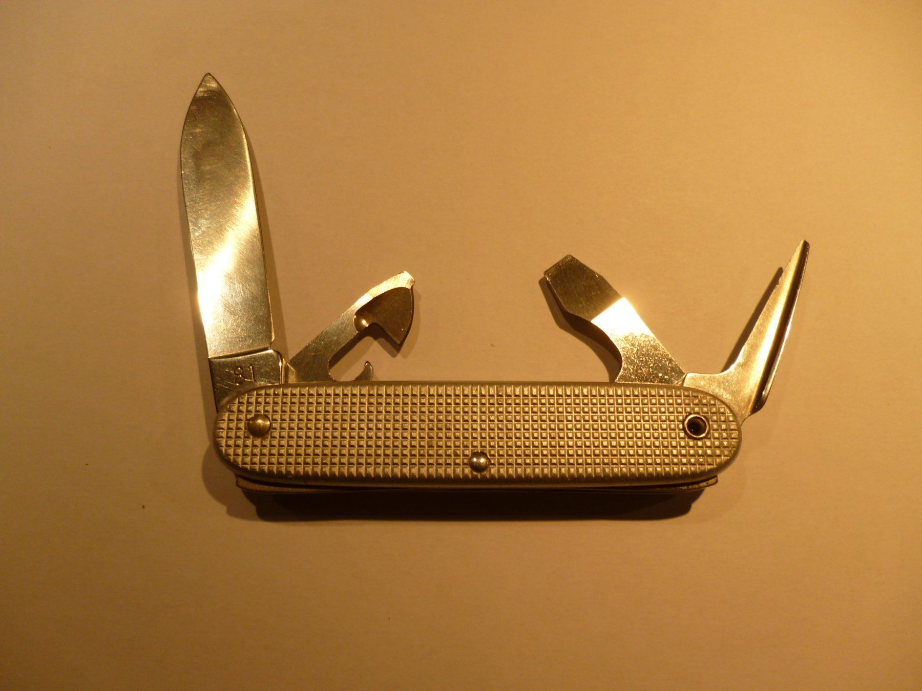 Victorinox Taschenmesser: couteau  militaire  81 – Gebraucht aus les geneveys sur coffrane von chollet1983 1