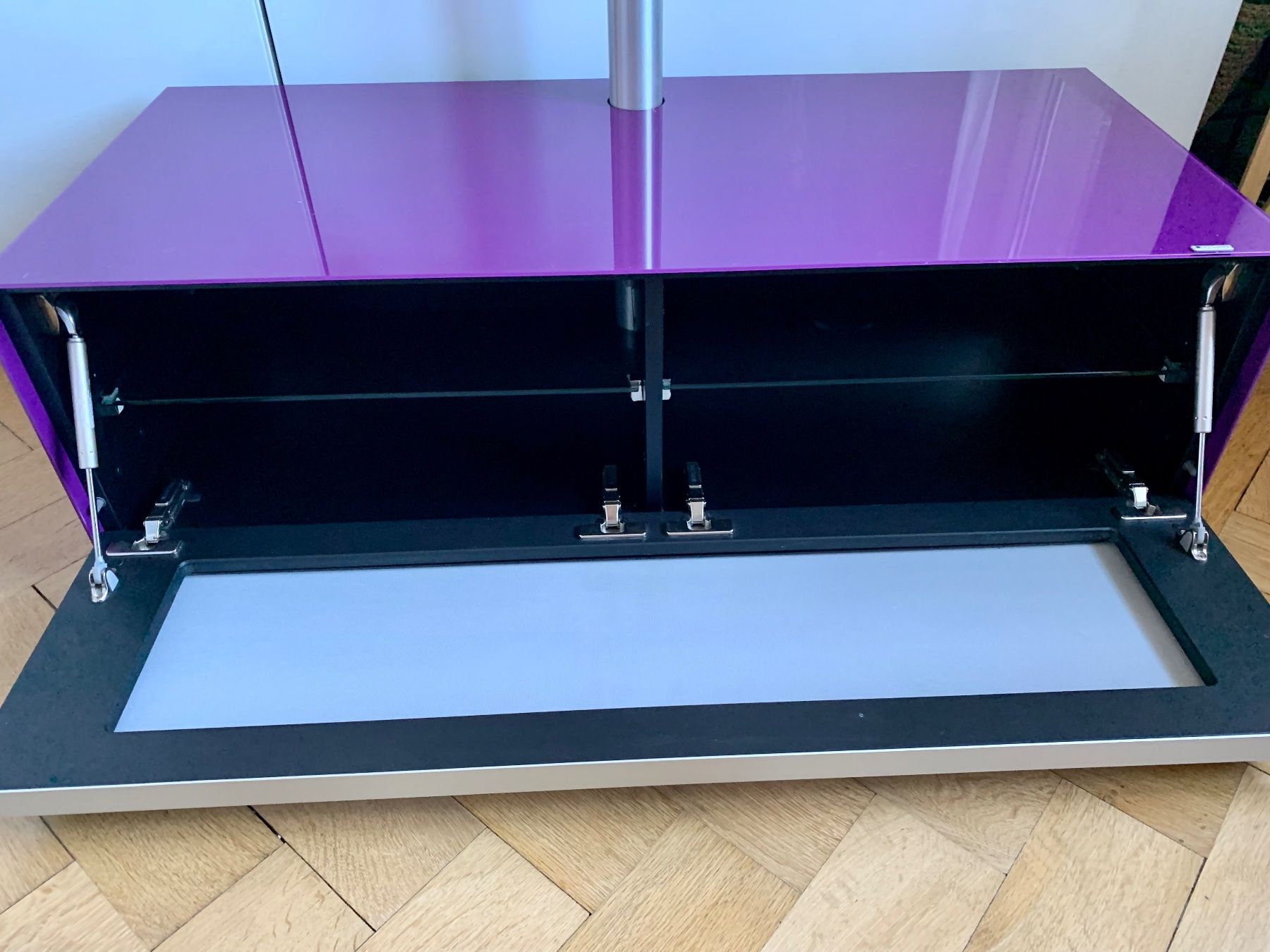 Spectral Mobili TV: High End TV HiFi Design Möbel von Spectral – Usato da Zürich venduto da Lochita 2