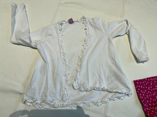 Kleiderpakete & -sets: Röckli mit weissem Jäckli Gr. 116 – Gebraucht aus Lenggenwil von Reto888 2