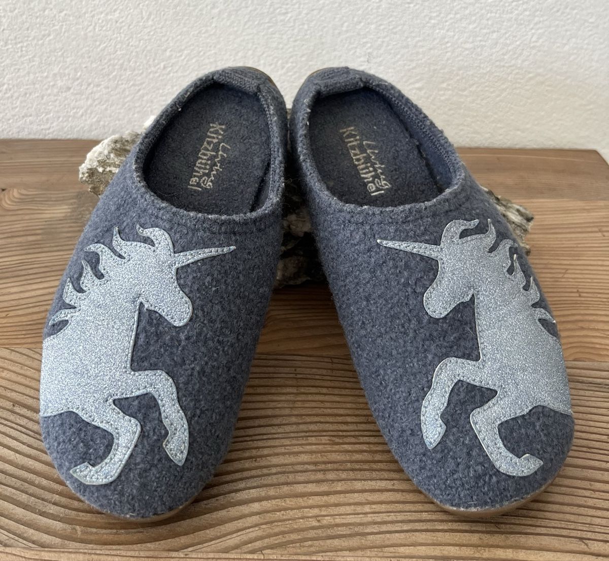 Scarpe per ragazze: Living Kitzbühel Hausschuhe Einhorn Gr. 32   – Usato da St. Moritz venduto da Oberengadin