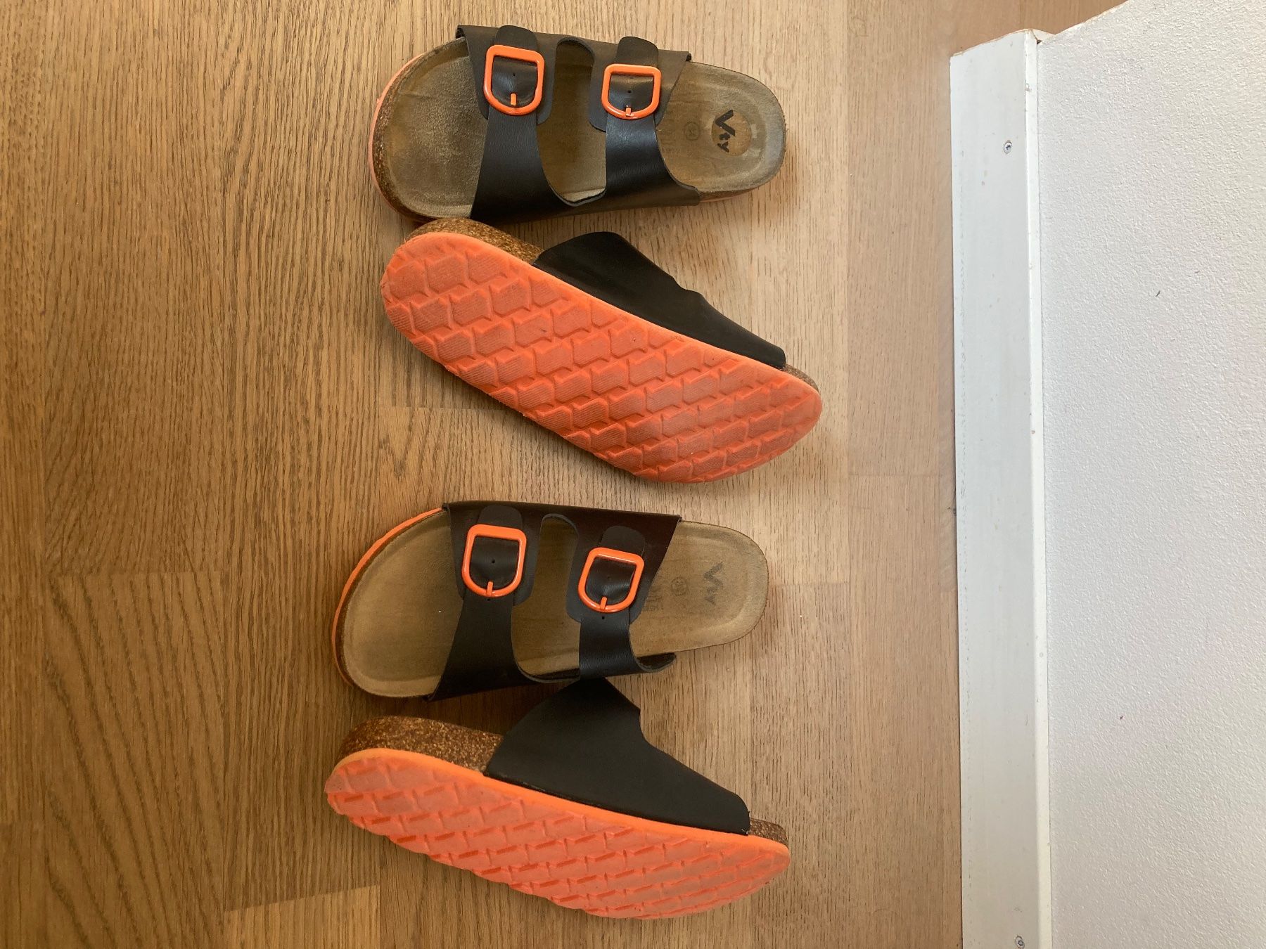Dosenbach Schuhe für Jungen: Hausschuh Paket Grösse 34 – Gebraucht aus Köniz von Hollis01