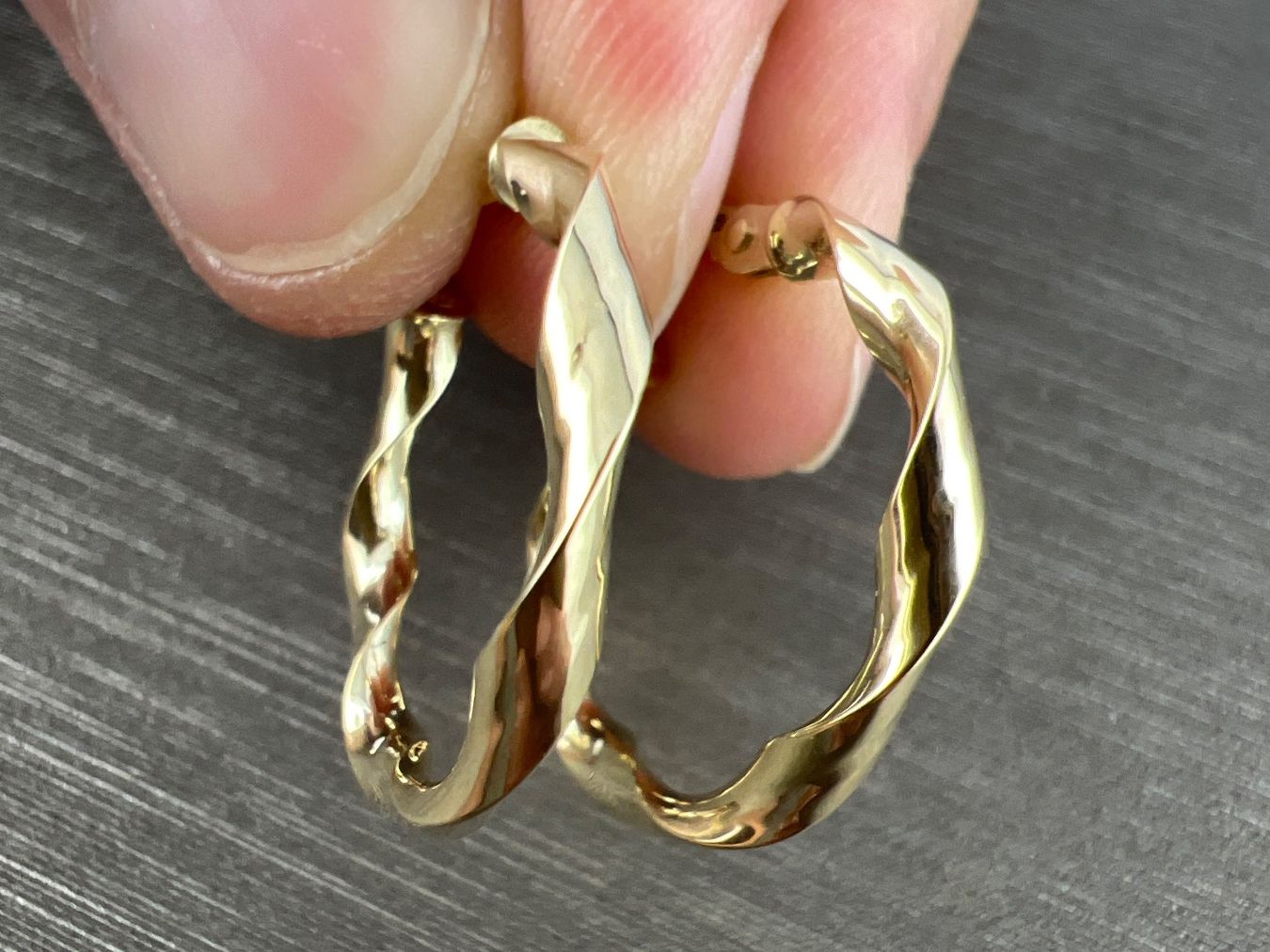 Ohrringe & -stecker: Creolen 375 Gold – Gebraucht aus Niederuzwil von leo_8857