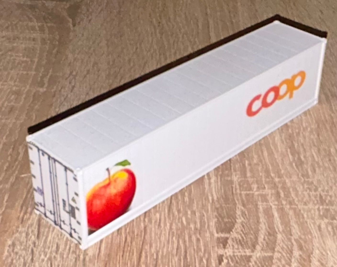 Roco Modellini di ferrovie: 1:87 Coop Kühlcontainer 45ft Apfel – Nuovo e nell'imballaggio originale da Belp venduto da AEMA-Modellbau