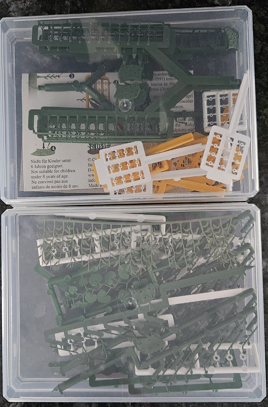 Modellini di ferrovie: 2 Boxen Blumen HO 1:87 – Nuovo e nell'imballaggio originale da Kaiseraugst venduto da Carkos 1