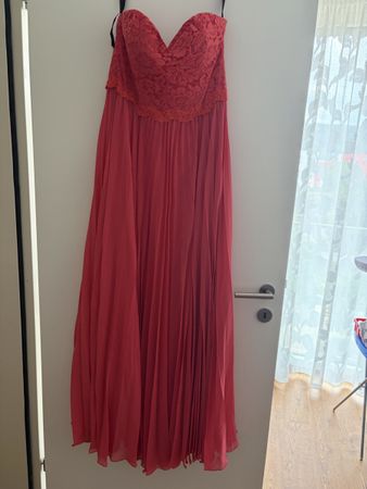 Elegantes Ballkleid von LAONA, Koralle, Gr. 44
