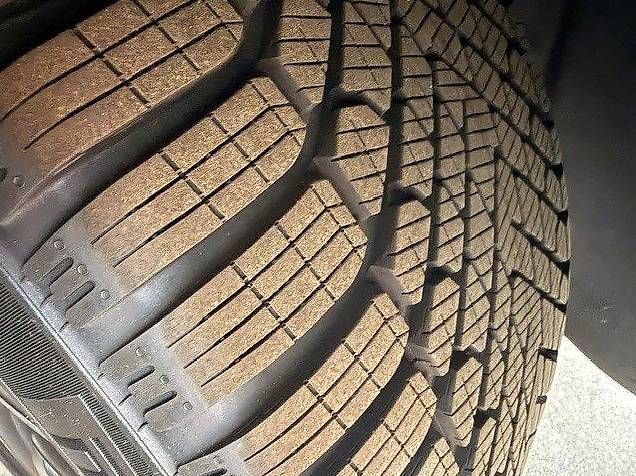 Pneumatici & Ruote complete: Pirelli Winter Scorpion 2, fast neu – Usato da Winterberg ZH venduto da Suchi007 1