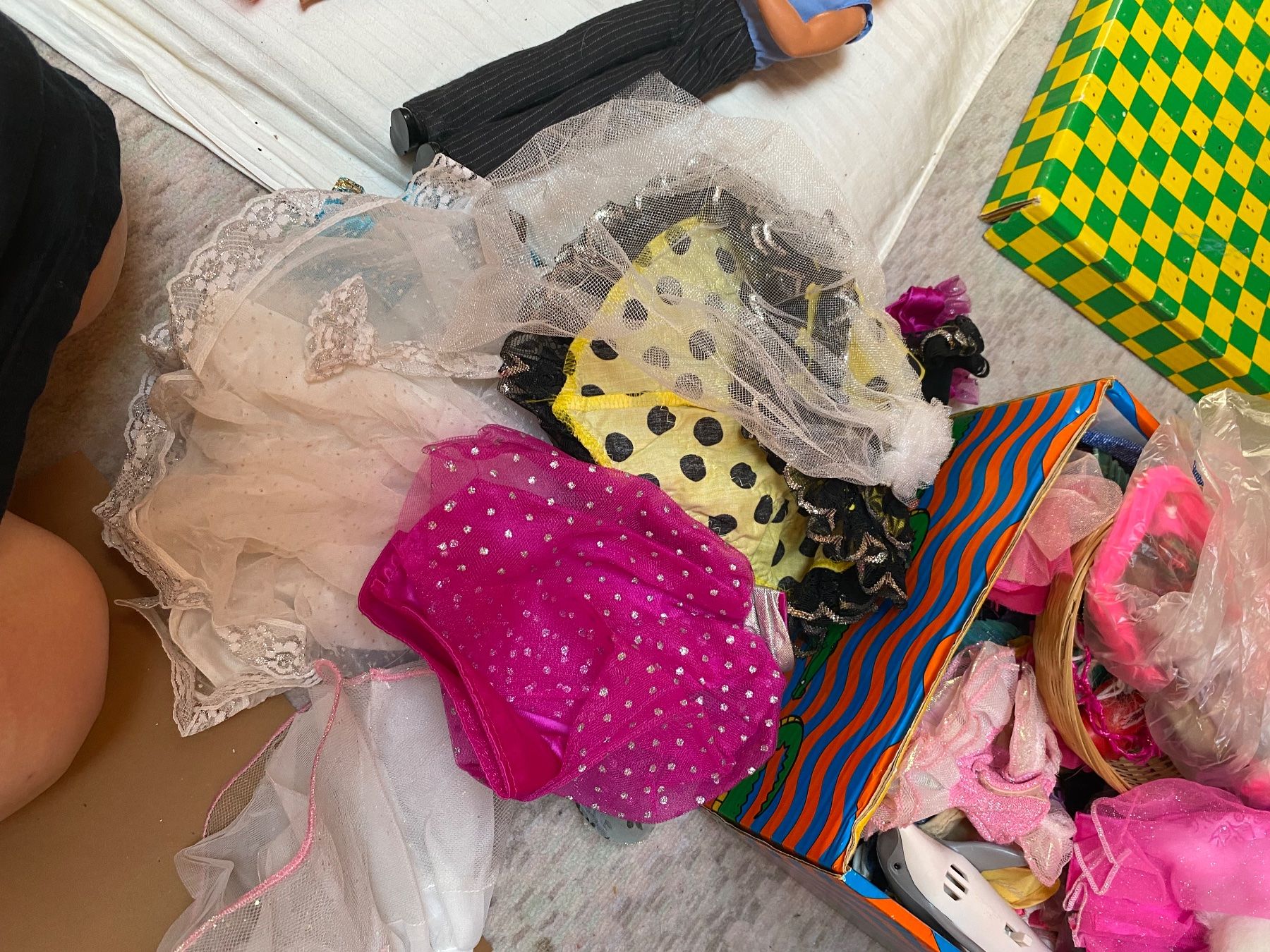 Bambole: 3 Barbies und 2 Ken – Usato da Sulzbach venduto da mar_27 7