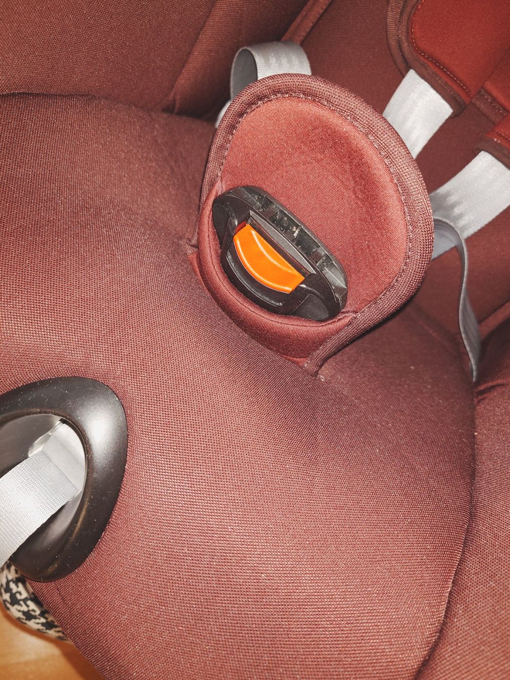 Britax Römer Auto-Kindersitze: Britax Römer Trifix2 i-Size Burgundy Red + Gratis – Gebraucht aus Bülach von lolek_12 2