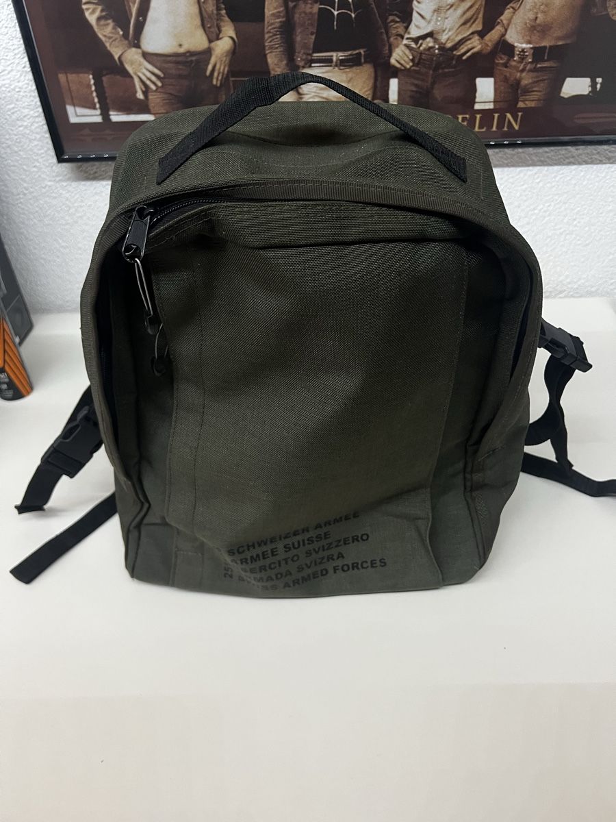Armée suisse Sacs à dos: Rucksack Militär – D'occasion à Oberriet SG par Snens