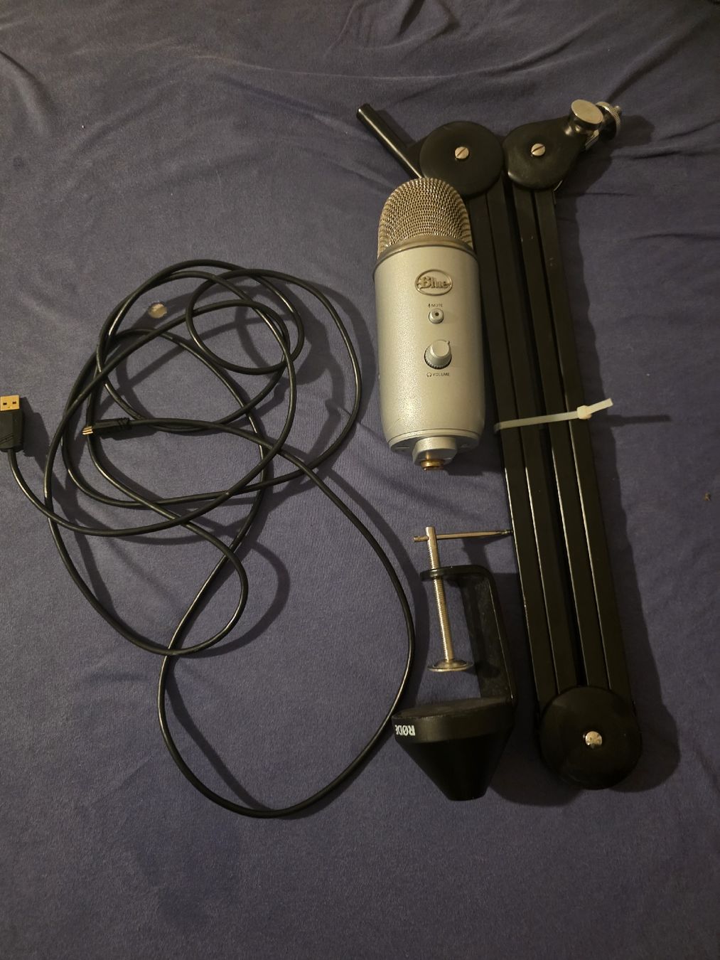 Microfoni: Microfon arm Rode microfon blu Yeti dazu alles original – Usato da Breitenbach venduto da bor_qjn8