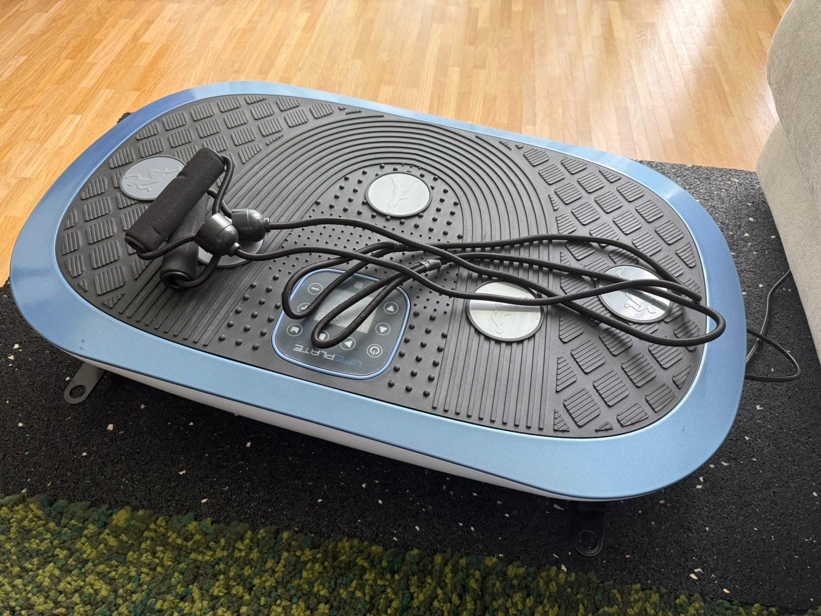 Maxxus Hometrainer: Maxxus LifePlate 4.0 Vibrationsplatte – Usato da Winterthur venduto da Eriseed