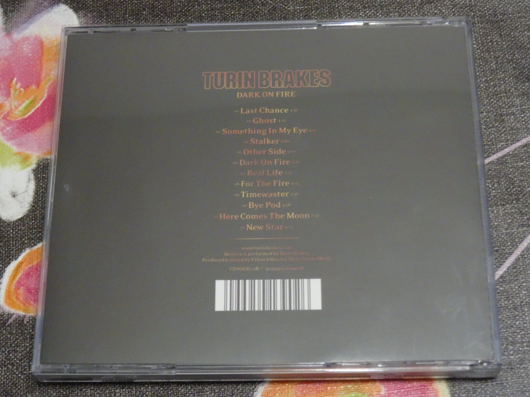 CDs: Turin Brakes - Dark on Fire CD – Gebraucht aus Olten von Disc-Ausverkauf 1