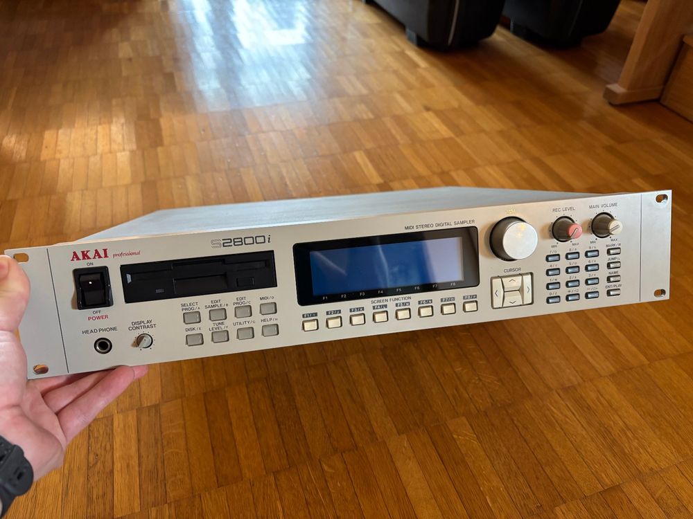 Akai S2800i – Midi Stereo Digital Sampler (Rack-Mount) (Gebraucht) in ...