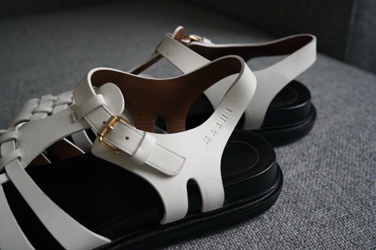 Damenschuhe: Marni Strappy Flat Sandals, 40, white. Great condition – Gebraucht aus Meilen von altt 4