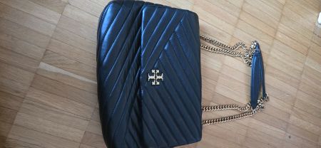 Tory Burch Umhängetasche Schwarz Leder goldfarbene Kette ...