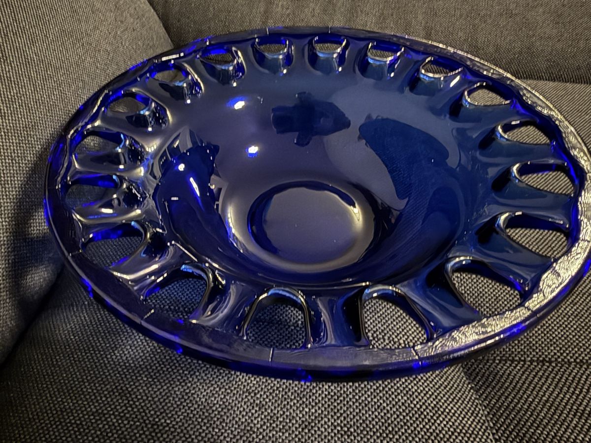 Schalen: Vintage Gitter eingefasste Glasschale Cobaldblau – Gebraucht aus Buchs SG von and_d8tp 1