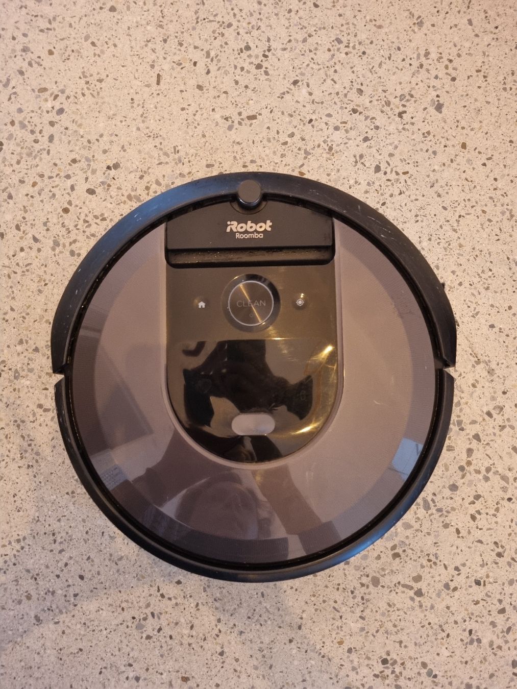 Irobot Aspirateurs & Accessoires: Aspirateur Robot iRobot Roomba i7+ – D'occasion à Crissier par nkummer1 4