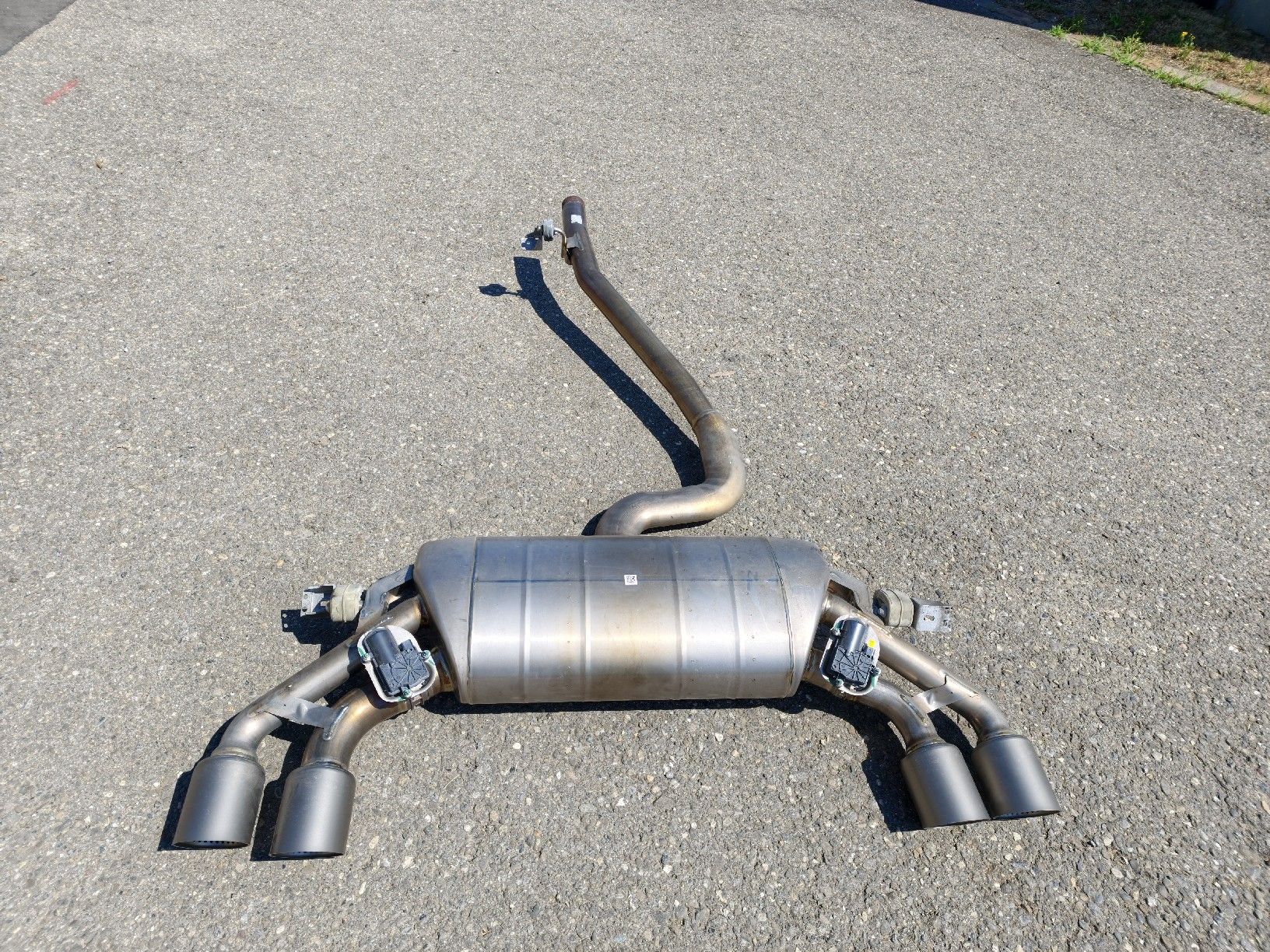 Volkswagen Sistemi di scarico: VW Golf 8 R Abgasanlage Akrapovic – Usato da seon venduto da Betttuner
