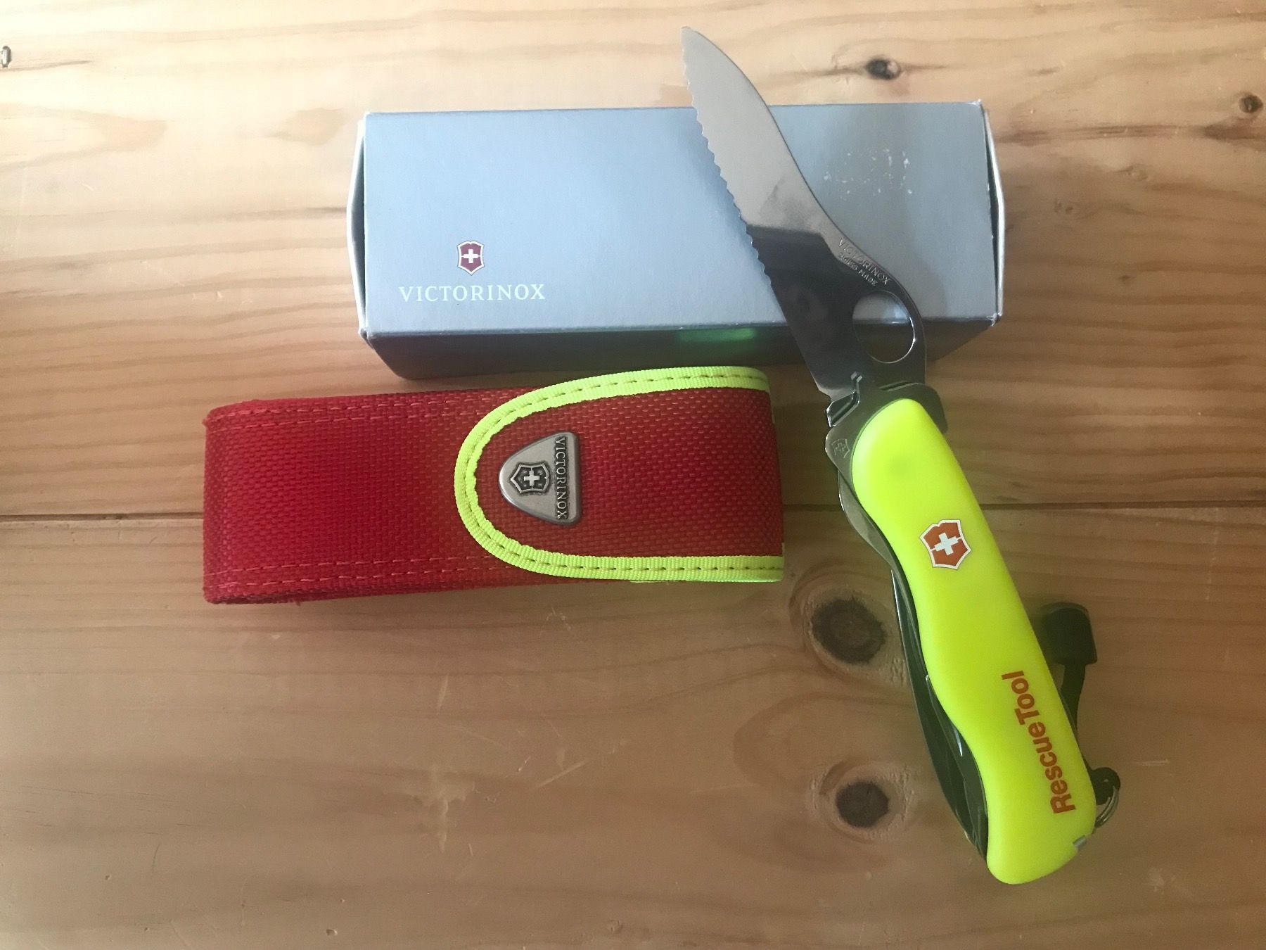 Victorinox Coltelli tascabile: Victorinox Rescue Tool – Nuovo (secondo la descrizione) da Pontresina venduto da TED_23