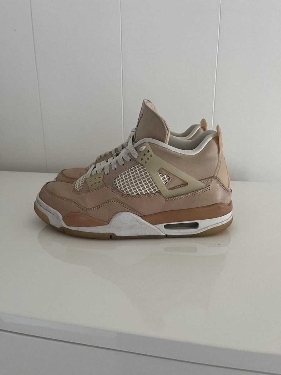 Jordan Scarpe da donna: Air Jordan 4 Retro Shimmer – Usato da Ennetbürgen venduto da ser_q5qn 1