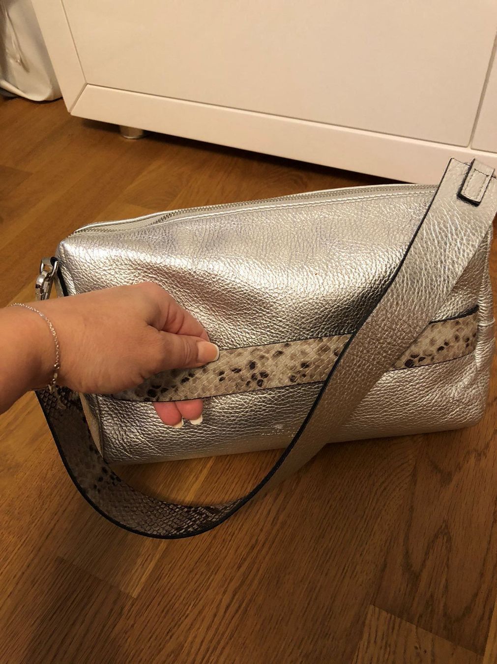 Borse da donna: Echtleder Tasche, Klatsch/ Silver – Nuovo (secondo la descrizione) da Uznach venduto da bmw-girl 3