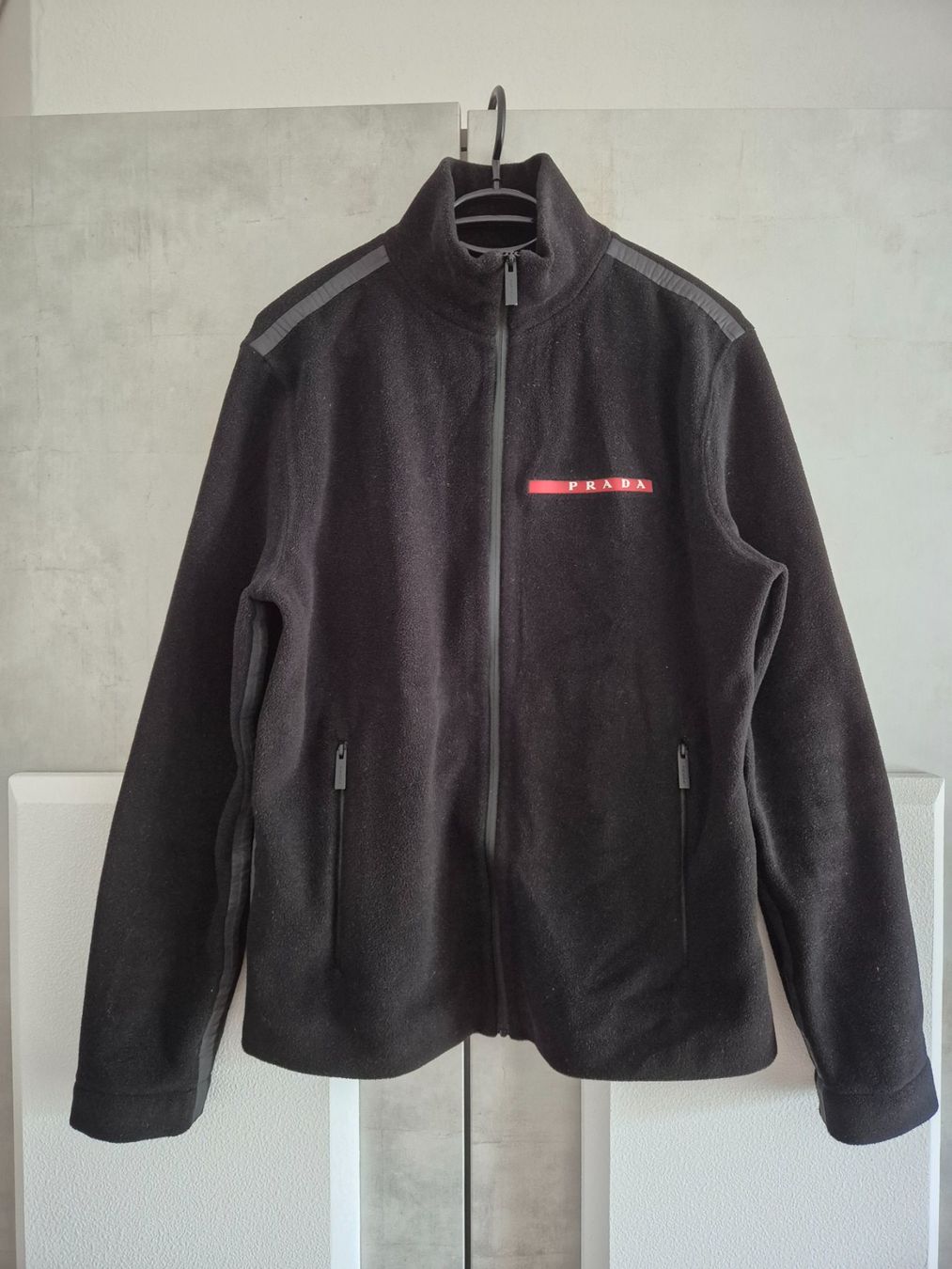 Prada Pulls & Sweat-shirts: Prada Fleece Hoodie – D'occasion à Hittnau par fiji_xt