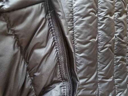 Lhotse Daunenjacke Grösse S, in Dunkelblau. Wie neu!