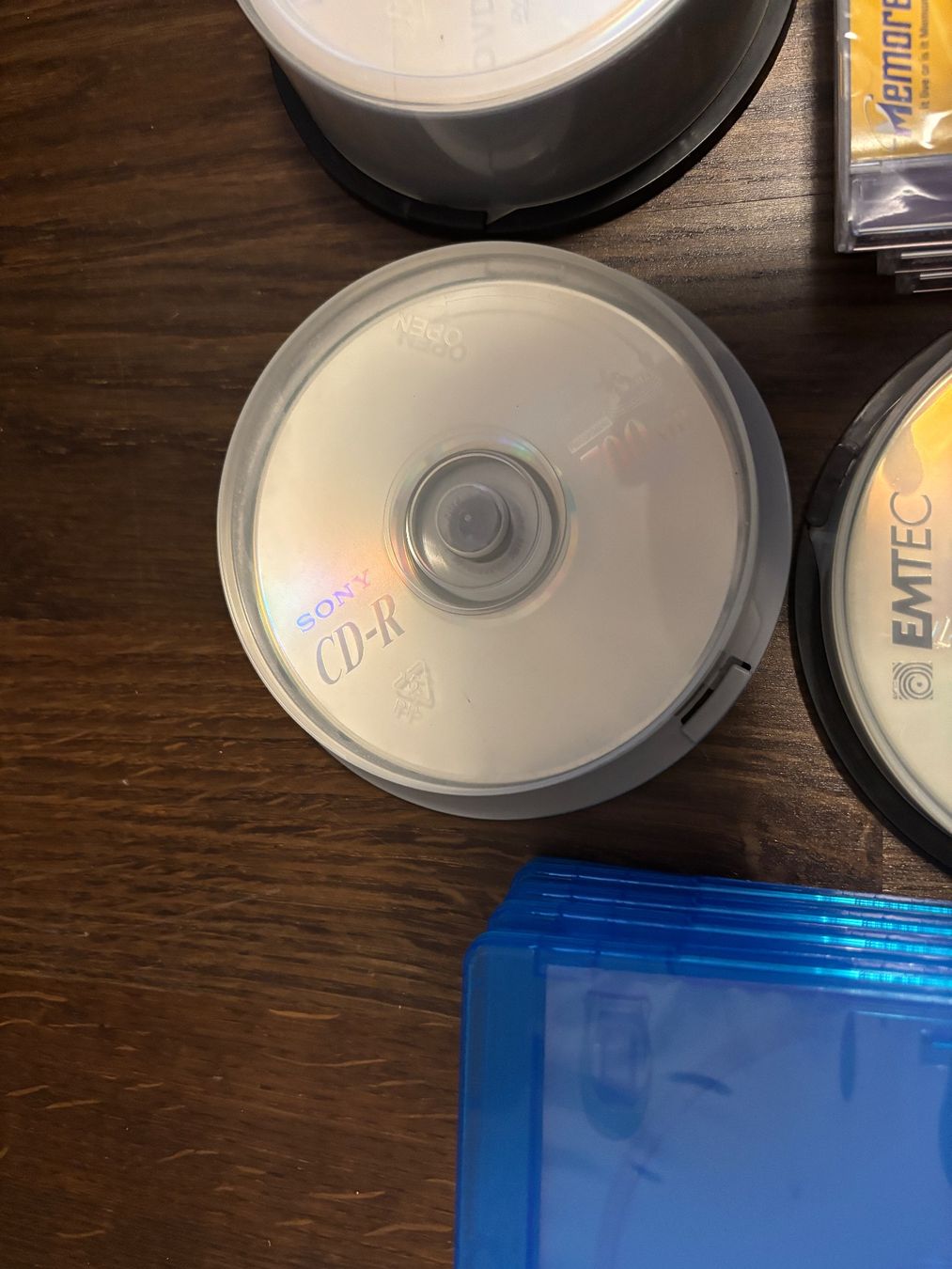 CD & DVD vergini: CD/DVD Rohlinge samt Hüllen - Set – Nuovo (secondo la descrizione) da Seuzach venduto da SawyerKingwood 2