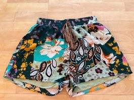 Kilky Paris Damen Shorts in Gr. M/L, NEU